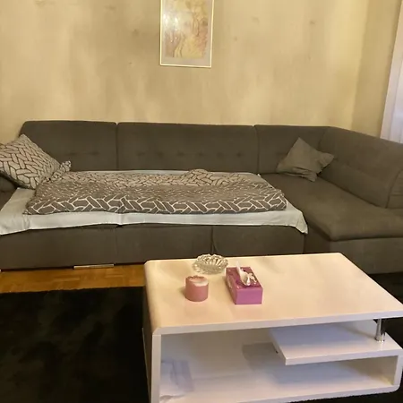 100 M Zwei Schlafzimmer Bad Eigenes Badezimmer Erdgeschoss Parkplatz Duisburg