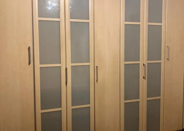 Grosse 100 M Zwei Schlafzimmer Kueche Internet Essbereich Waschmaschine Spuelmaschine Eigenes Badezimmer *