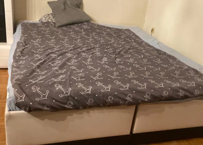 Grosse 100 M Zwei Schlafzimmer Kueche Internet Essbereich Waschmaschine Spuelmaschine Eigenes Badezimmer * Duisbourg